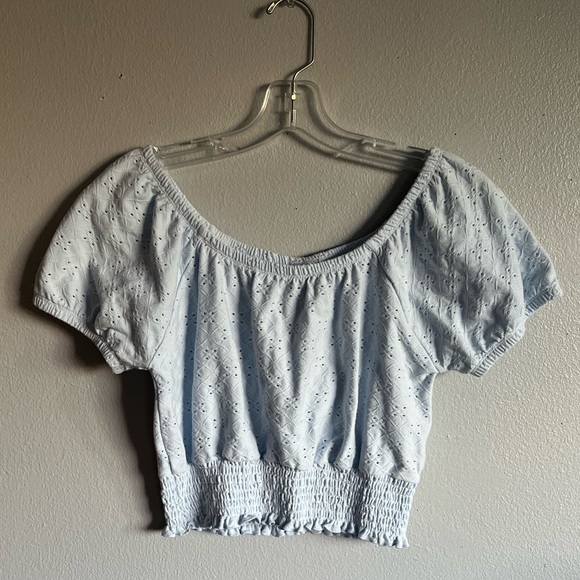 SO Tops - SO Women’s Medium Light Blue Cropped Short Sleeve Top